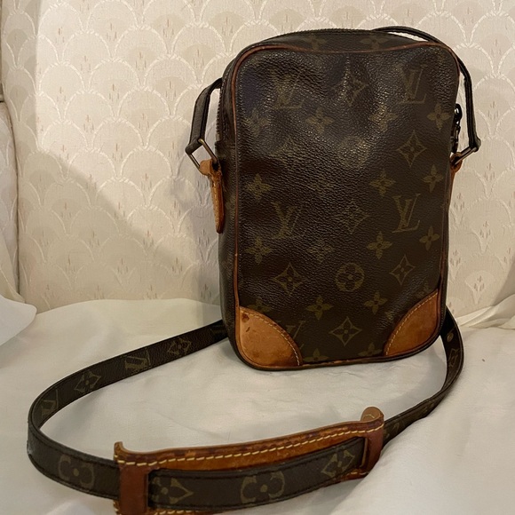 SOLD: Louis Vuitton Monogram Danube Crossbody w/ dust bag 💕Host Pick💕 - Picture 2 of 16